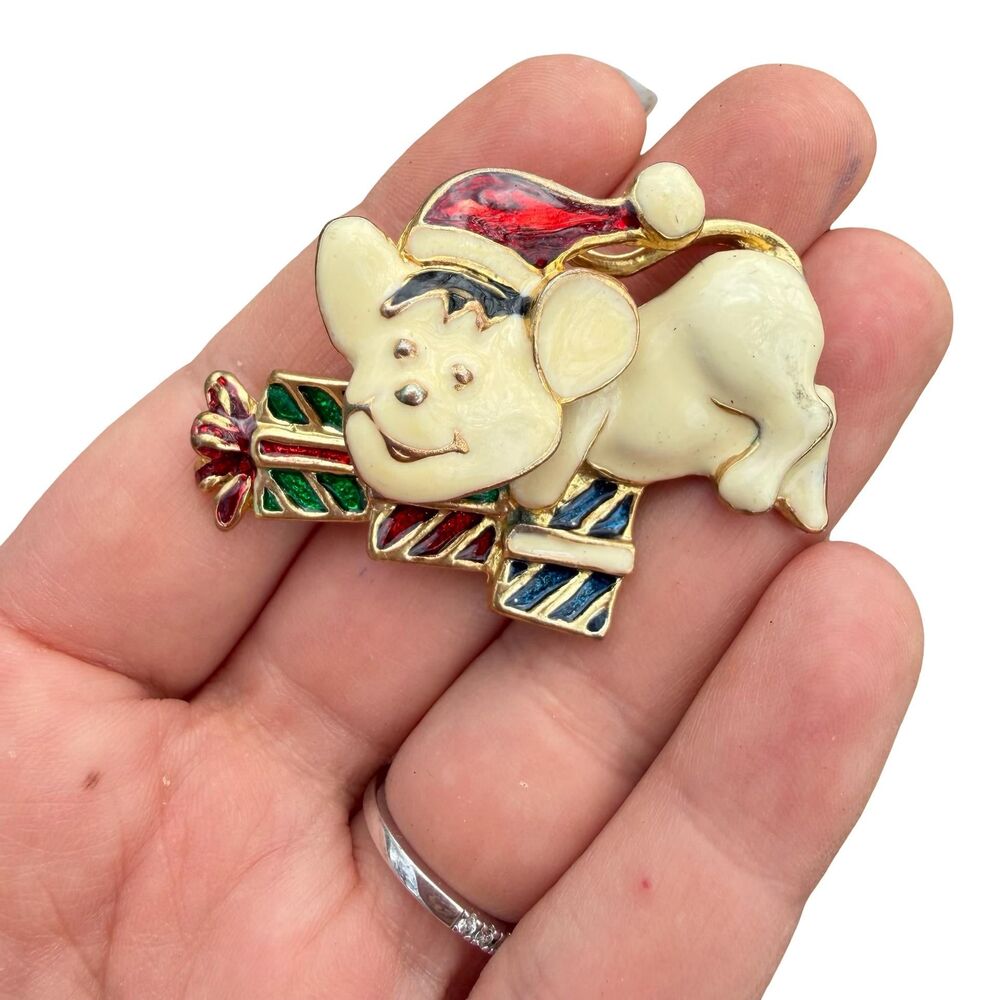Vintage Christmas mouse pin, trembler pin, Christmas brooch, moveble mouse brooc